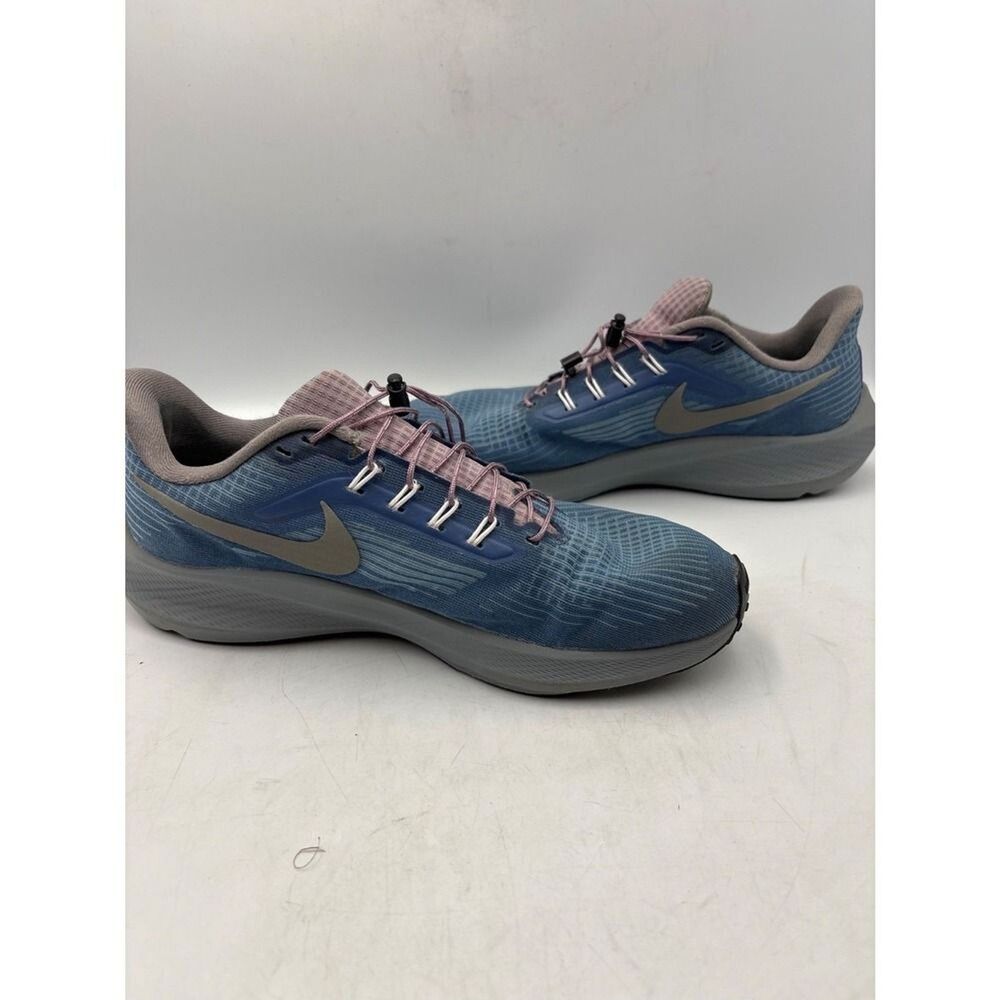 Nike Women's Blue and Pink Trainer Sneakers Size 9.5